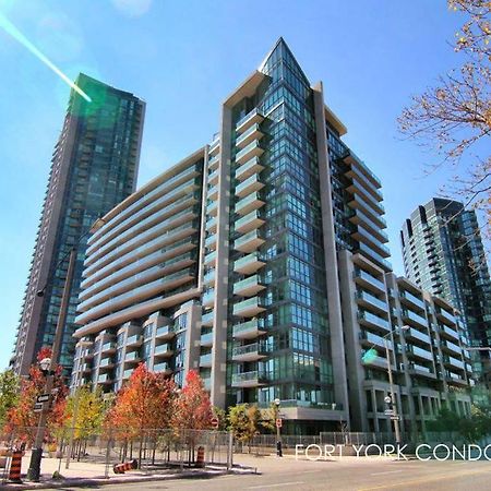 Lakefront Living Downtown Toronto - Free Parking, Gym, Indoor Pool Εξωτερικό φωτογραφία