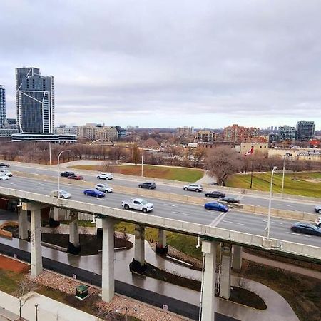 Lakefront Living Downtown Toronto - Free Parking, Gym, Indoor Pool Εξωτερικό φωτογραφία