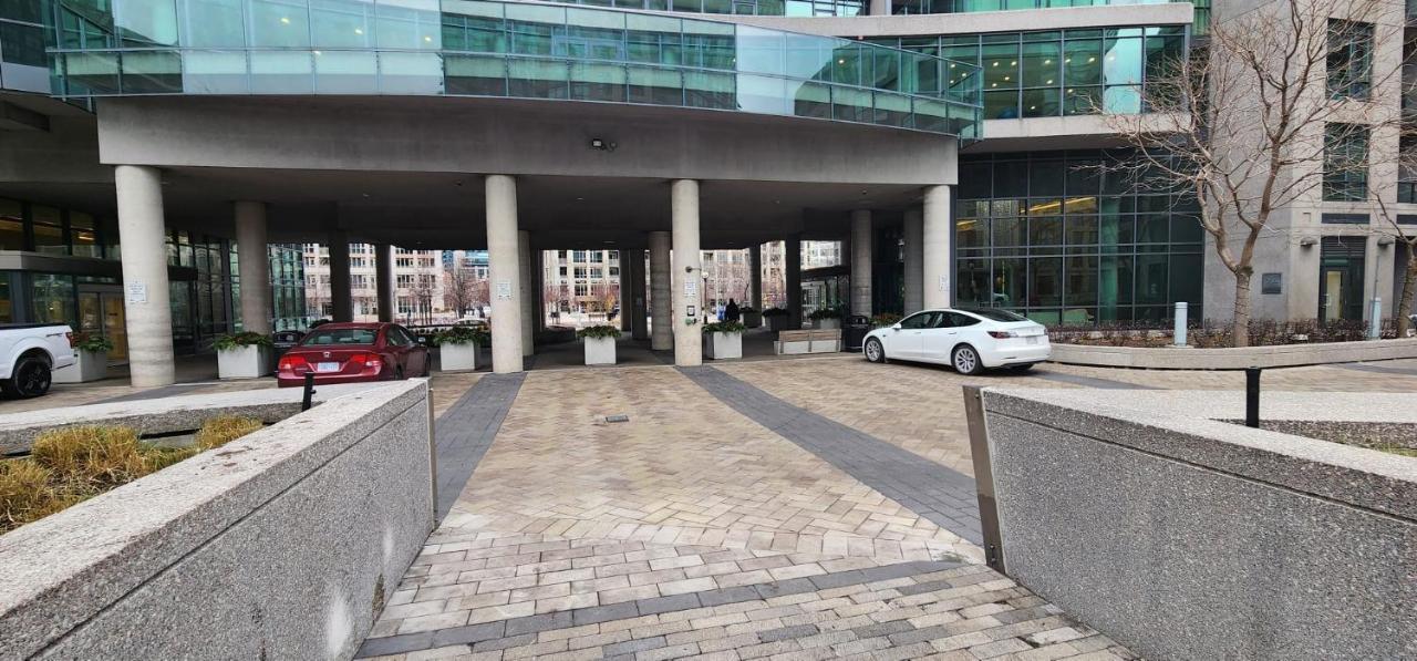 Lakefront Living Downtown Toronto - Free Parking, Gym, Indoor Pool Εξωτερικό φωτογραφία